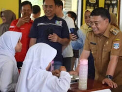 Bupati Meninjau Pelaksanaan Makan Gratis di SMP Negeri Maur
