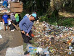 Kadis Dlh Lubuklinggau, Turun Langsung Ikut Gotong Royong 