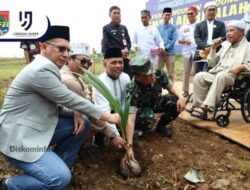 Peletakkan Batu Pertama Pembangunan SMPIQ AR-RISALAH