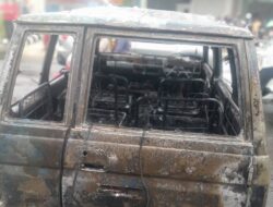 Kijang Terbakar di Jalan Yos Sudarso, Lubuklinggau