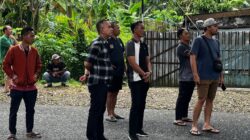 Gerak Cepat, DLH Lubuklinggau Selesaikan Pohon Tumbang Yang Sangkut Di kabel