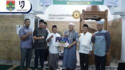 Wali Kota Lubuk Linggau Sholat Tarawih Bersama di Masjid Al Munawaroh