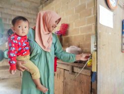 PLN UID S2JB Kembali Nyalakan 136 Sambungan Listrik Gratis