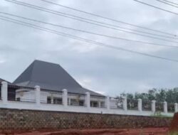 Didalam Rumdin Bupati Mura, Ada Griya Agung, Pendopoan Dan Mess Karyawan